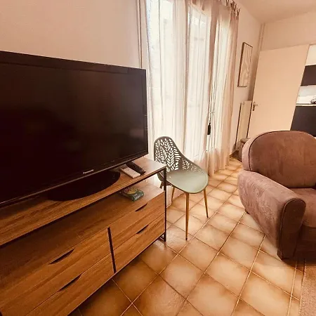 Maison De Famille A Deux Pas De La Et Du Centre 度假居